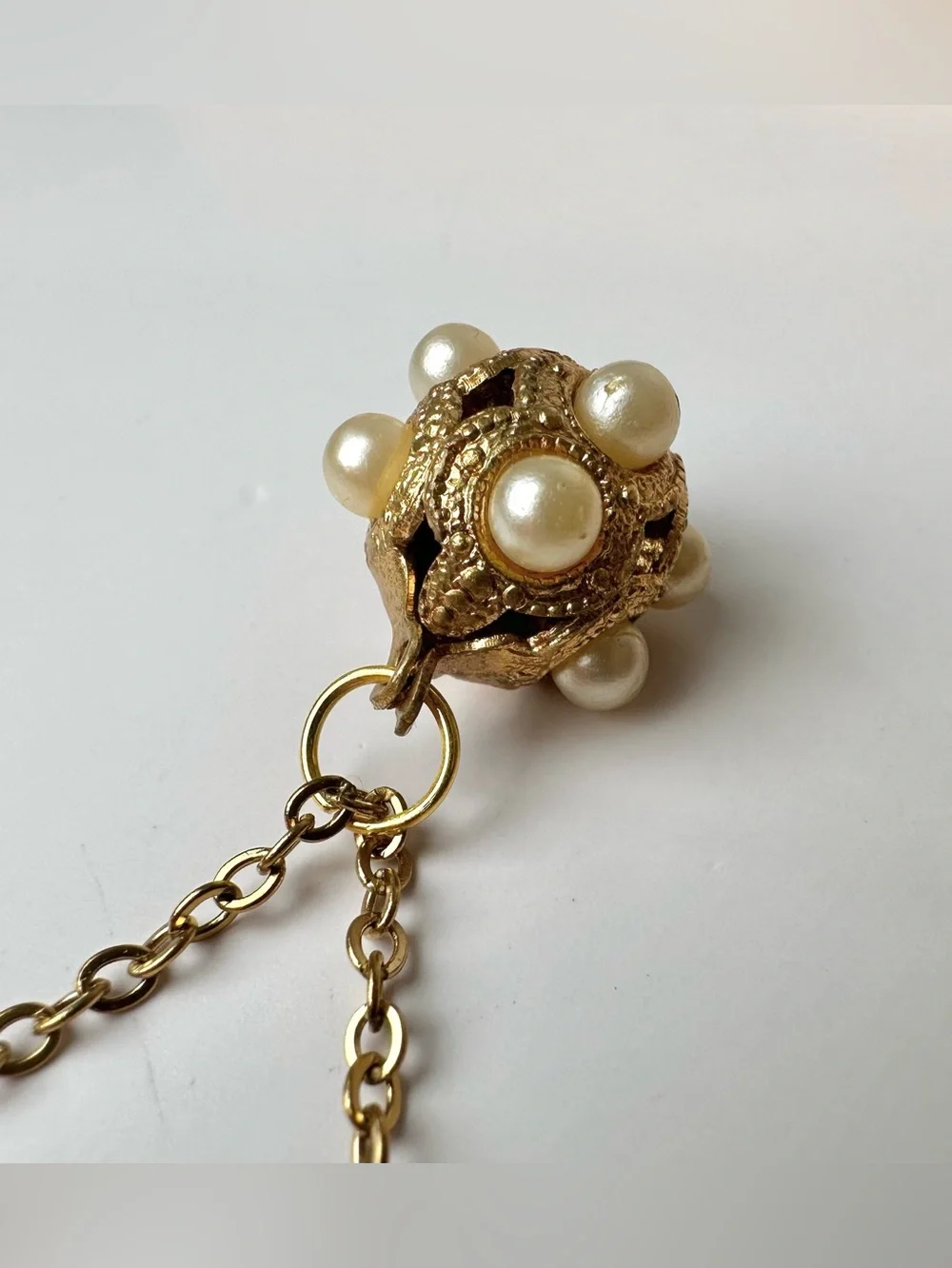💛Vintage Faux Pearl Filigree Ball Pendant Necklace